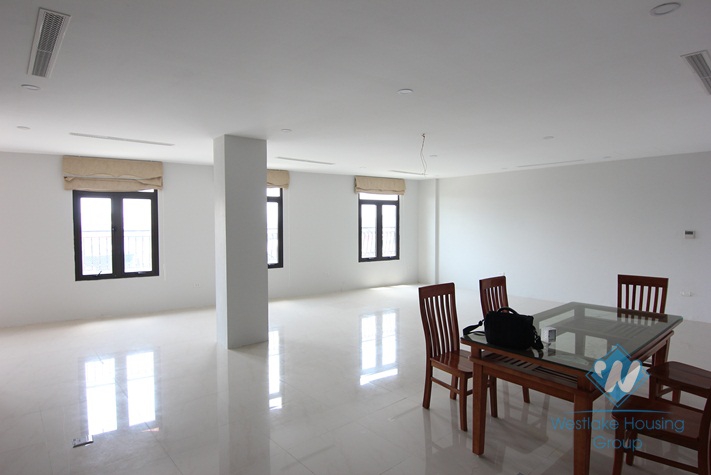 New and bright office for rent in Van Cao street, Ba Dinh distrist, Ha Noi